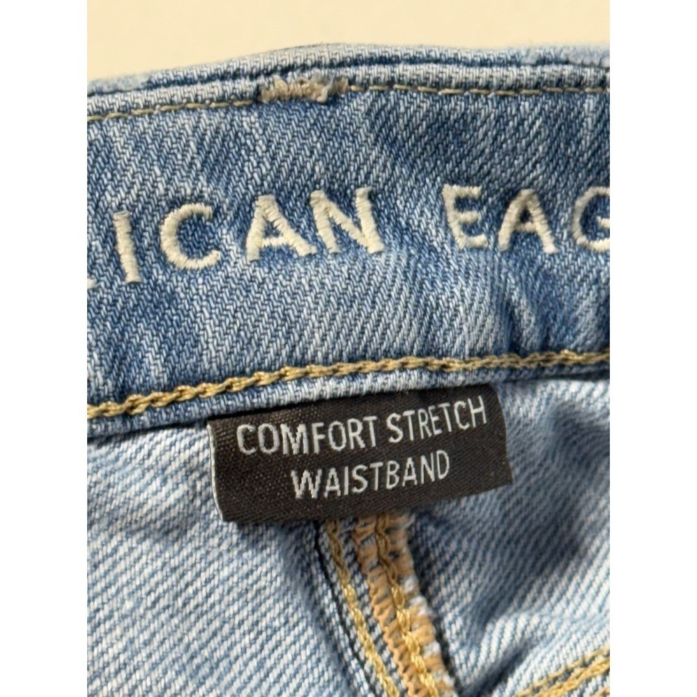 American Eagle Outfitters Women's Size 4 Light Wash Denim Distressed Ripped - Picture 9 of 10